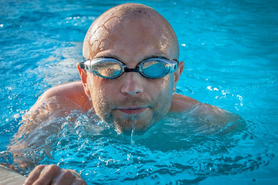 How to prevent sore, red eyes after swimming lessons